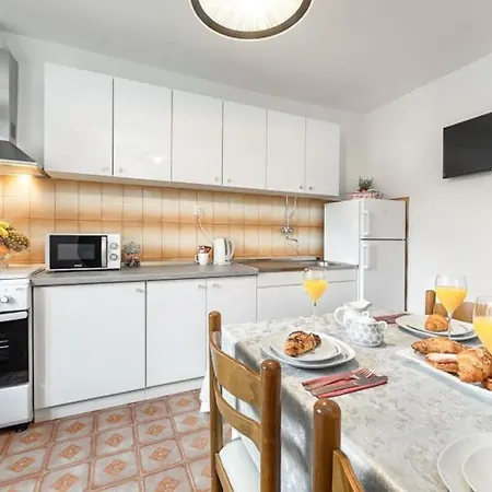 Aspalathos 아파트